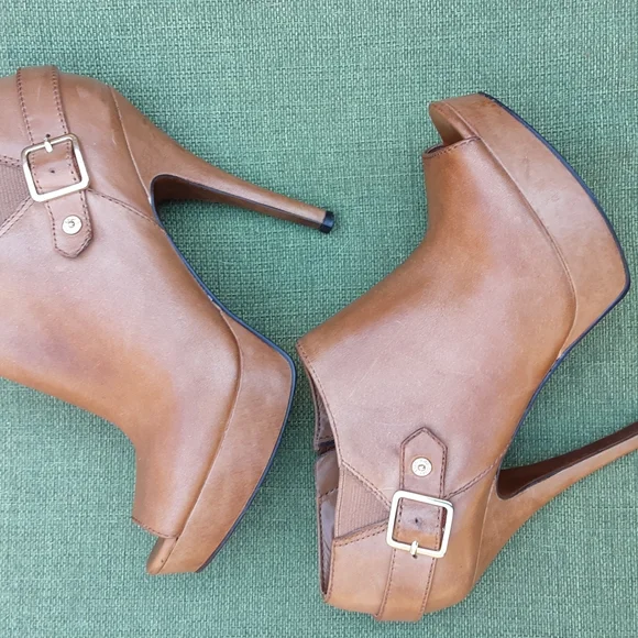 Enzo Angiolini Easebastjan Brown Leather Peep Toe Platform Heel. - Picture 7 of 16